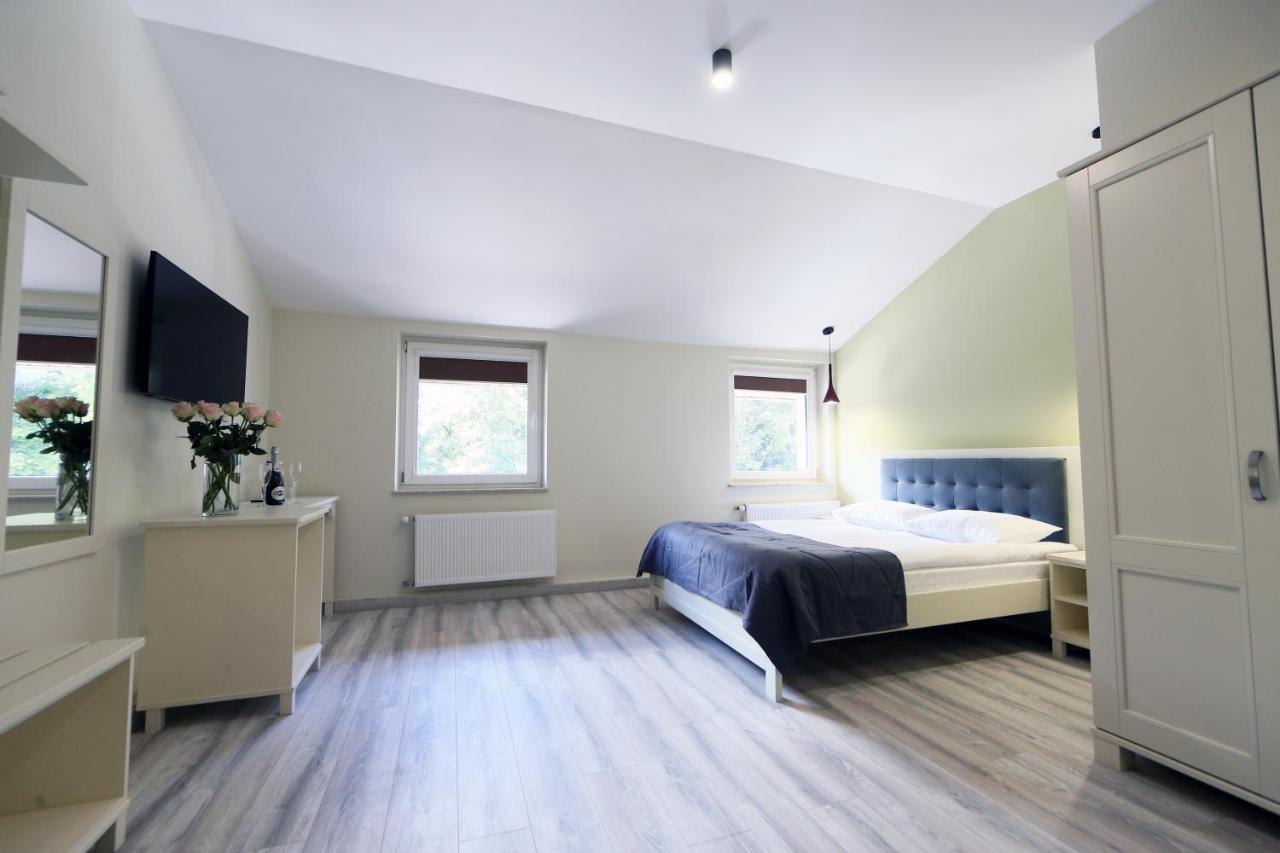 Hotel Golden Lemon Готель Золотий Лимон Lviv Ngoại thất bức ảnh