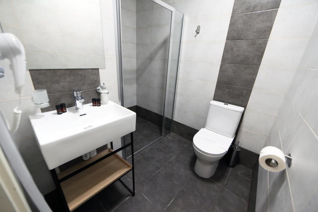 Hotel Golden Lemon Готель Золотий Лимон Lviv Ngoại thất bức ảnh
