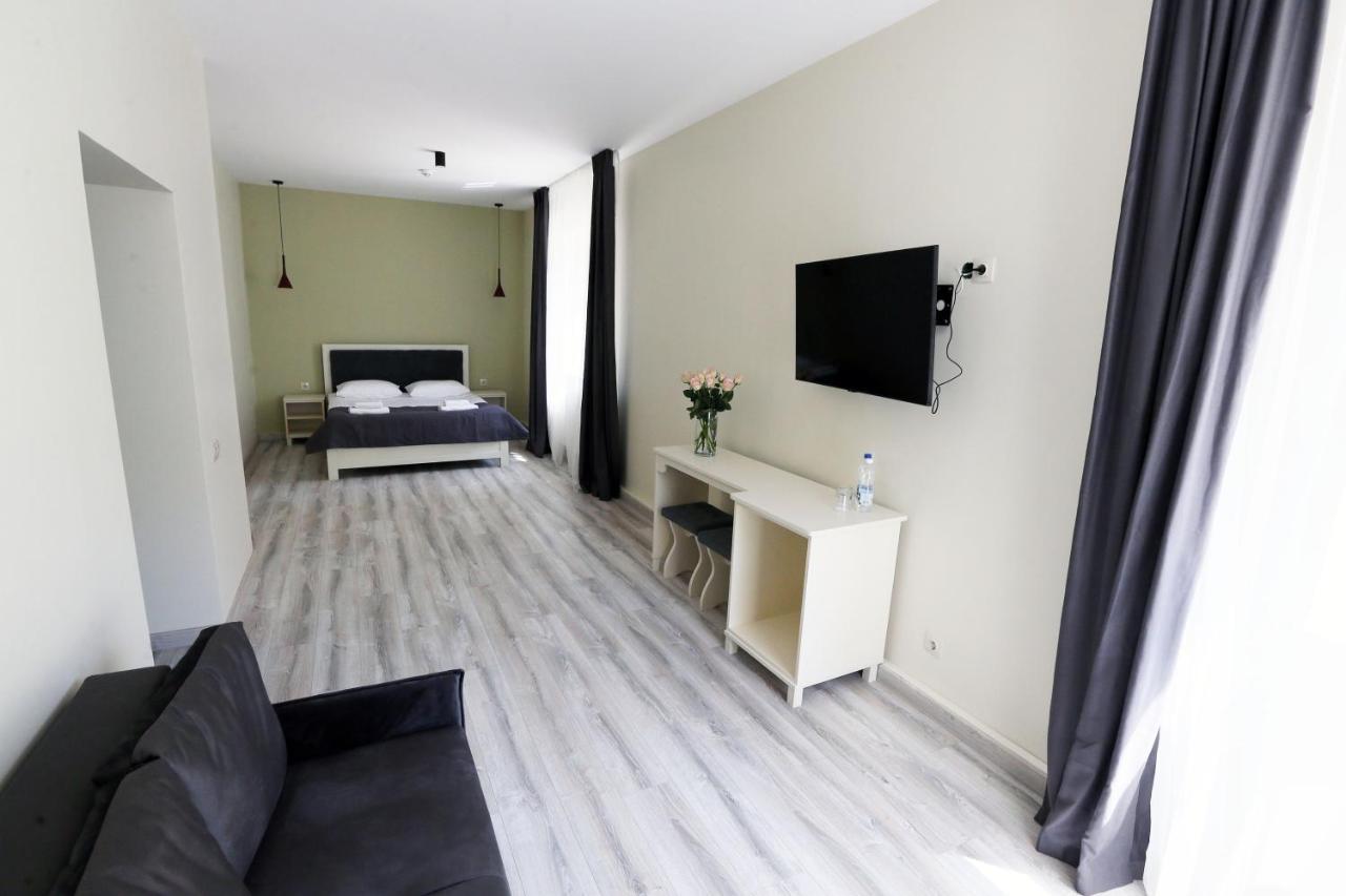 Hotel Golden Lemon Готель Золотий Лимон Lviv Ngoại thất bức ảnh