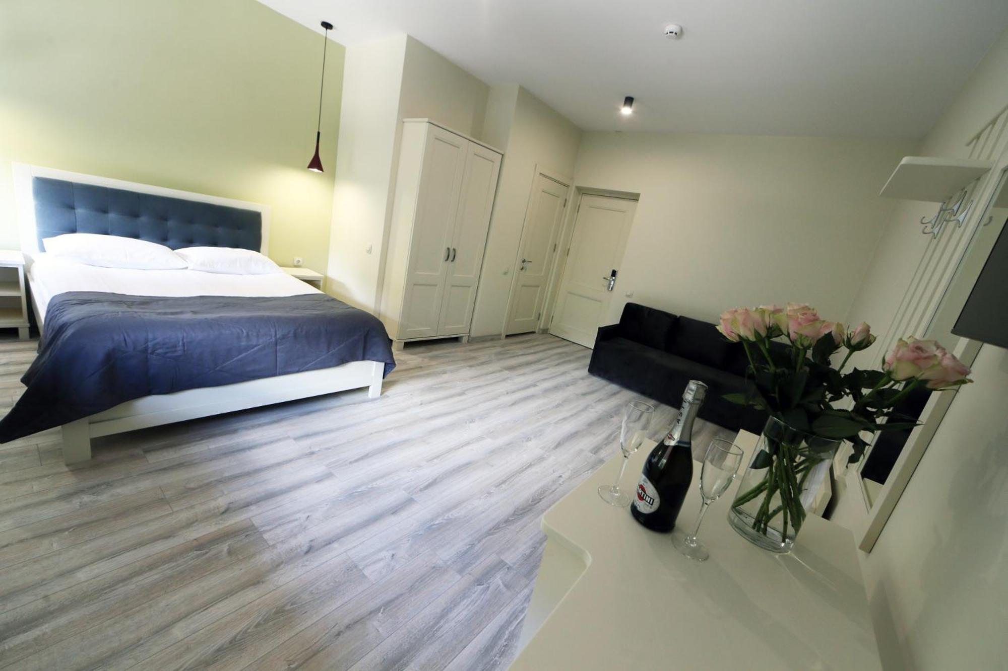 Hotel Golden Lemon Готель Золотий Лимон Lviv Ngoại thất bức ảnh